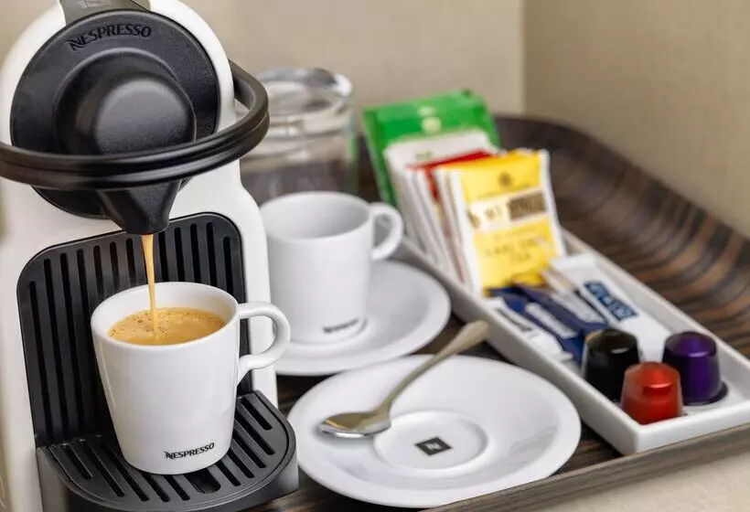 Отель H10 Art Gallery 4* Sup