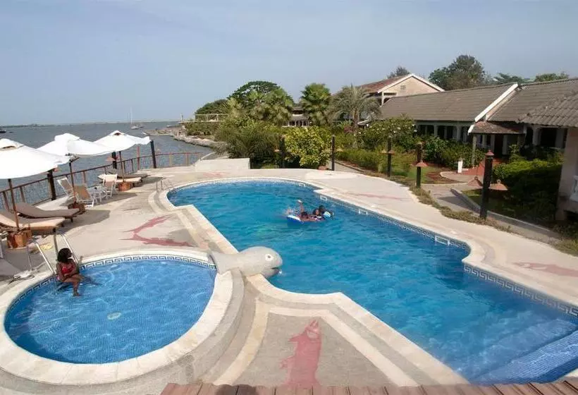 هتل Hôtel Kadiandoumagne