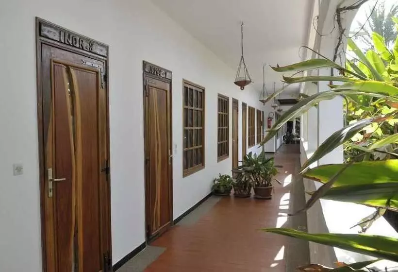 هتل Hôtel Kadiandoumagne