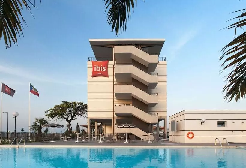 Hotel Ibis Bata