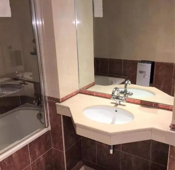 هتل Sleep & Go Brussels South