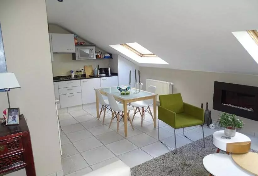 هتل Sleep & Go Brussels South