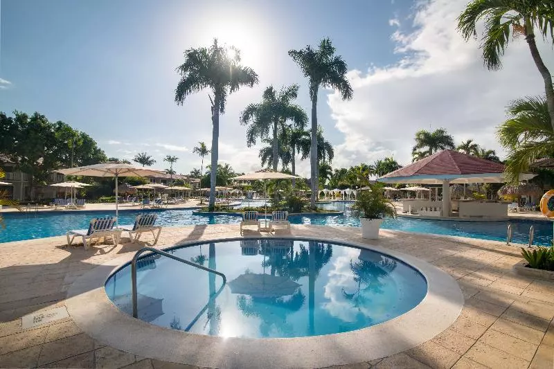 استراحتگاه Bahia Principe Luxury Bouganville - Adults Only - All Inclusive