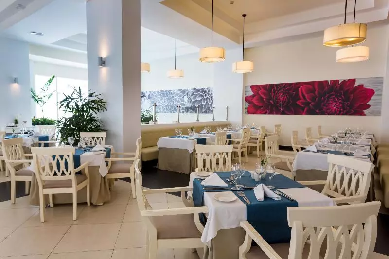 استراحتگاه Bahia Principe Luxury Bouganville - Adults Only - All Inclusive