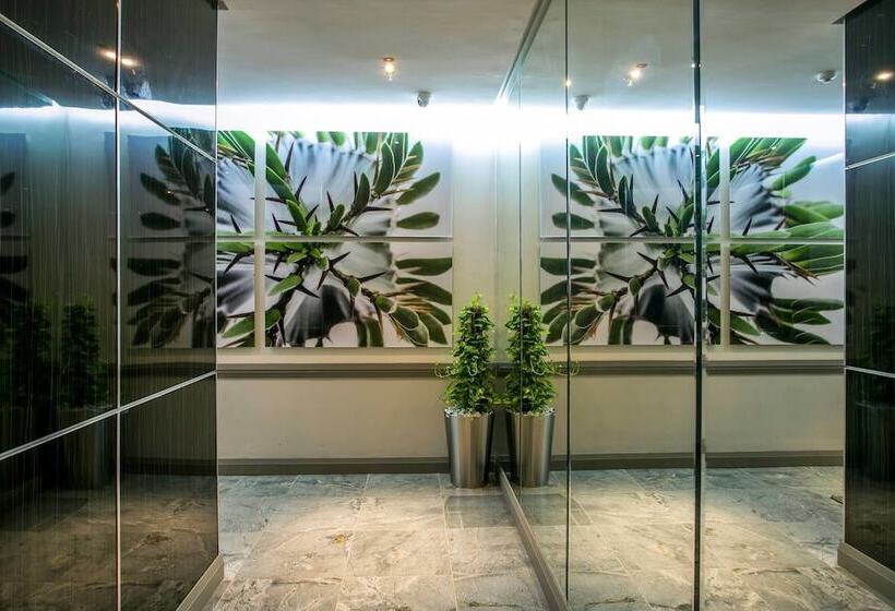 Urban Park Apartments & Hotel By Misty Blue