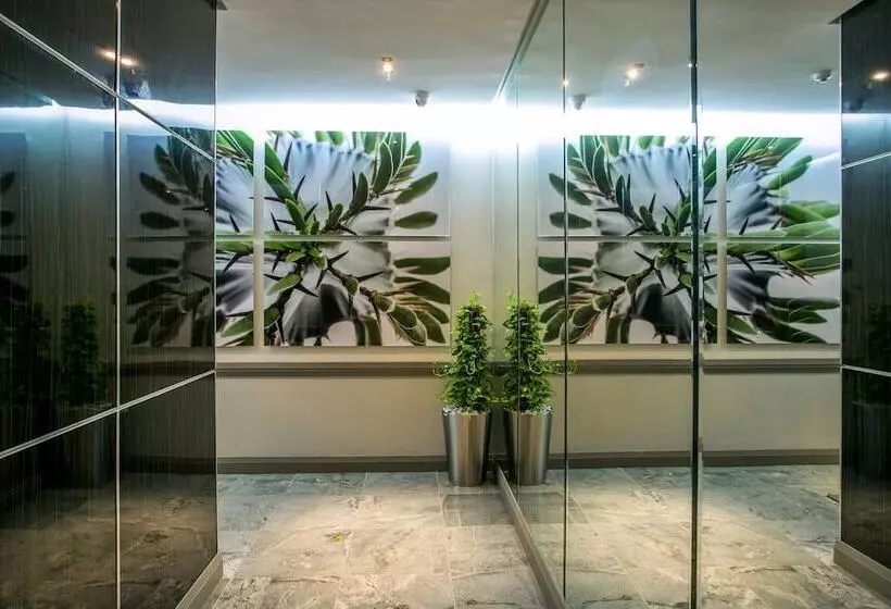 Urban Park Apartments & Hotel By Misty Blue