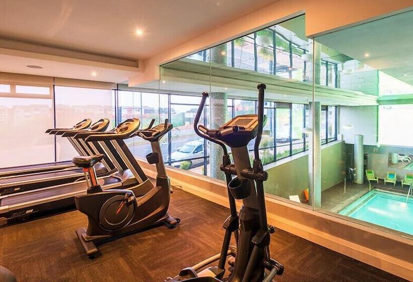 Urban Park Apartments & Hotel By Misty Blue