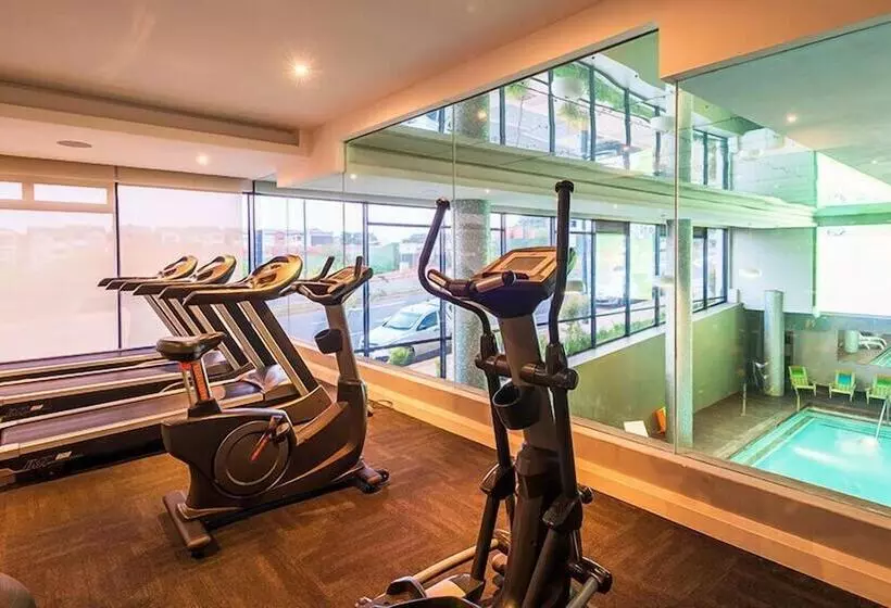 Urban Park Apartments & Hotel By Misty Blue