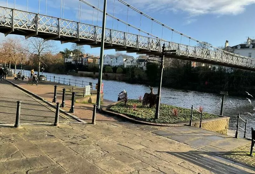 تختخواب و صبحانه Park View