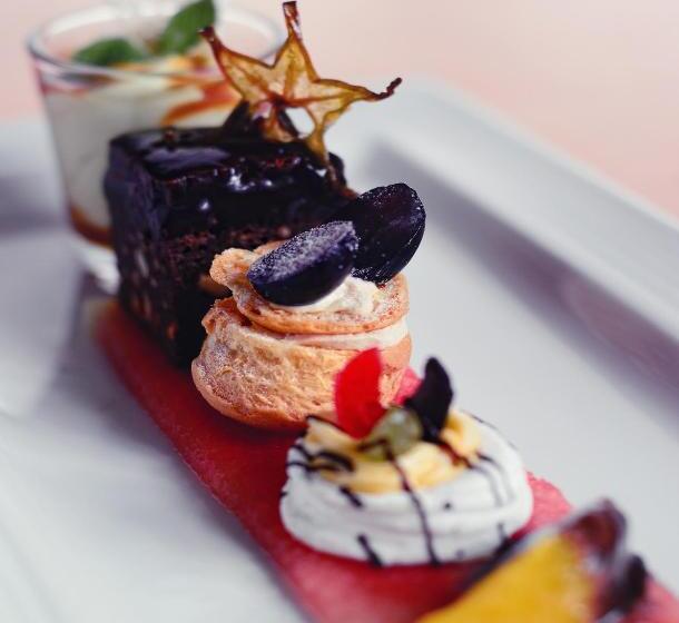 فندق Earl S Regent