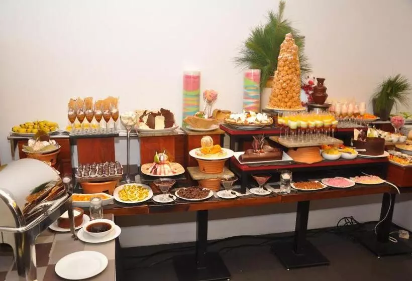 فندق Earl S Regent