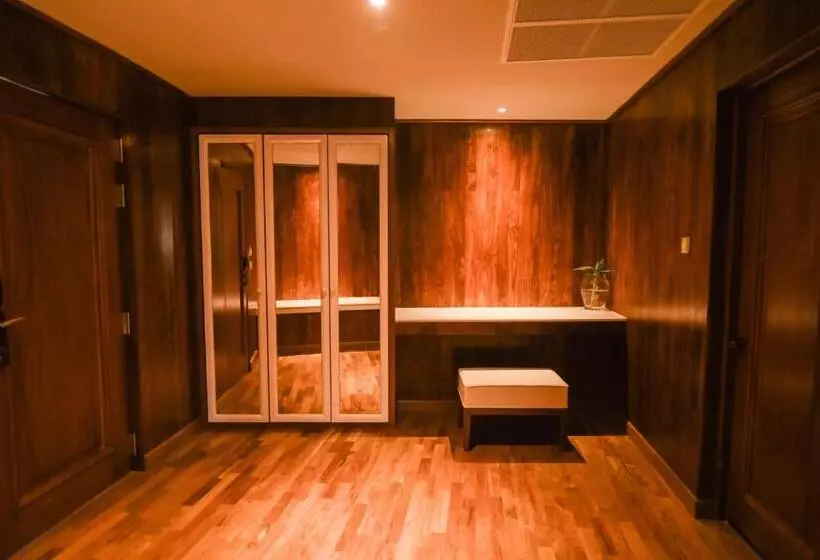 فندق Earl S Regent