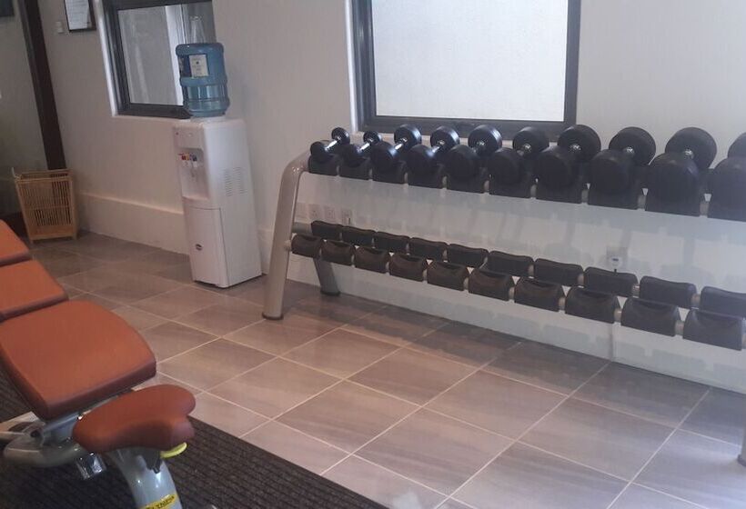 فندق Earl S Regent