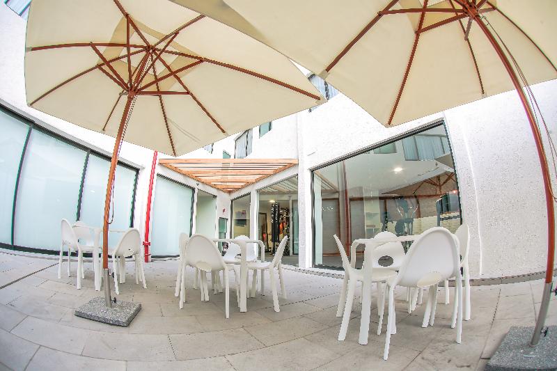 هتل Perla Central