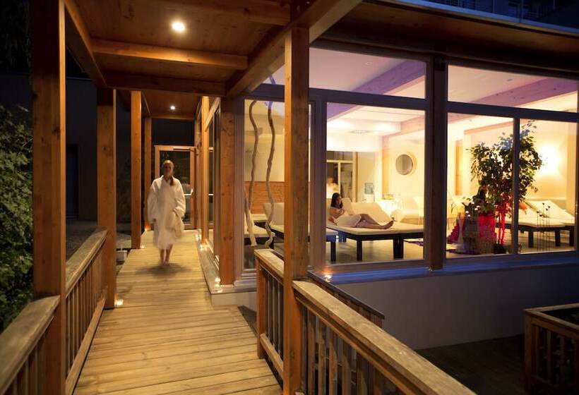 Отель Robinson Landskron