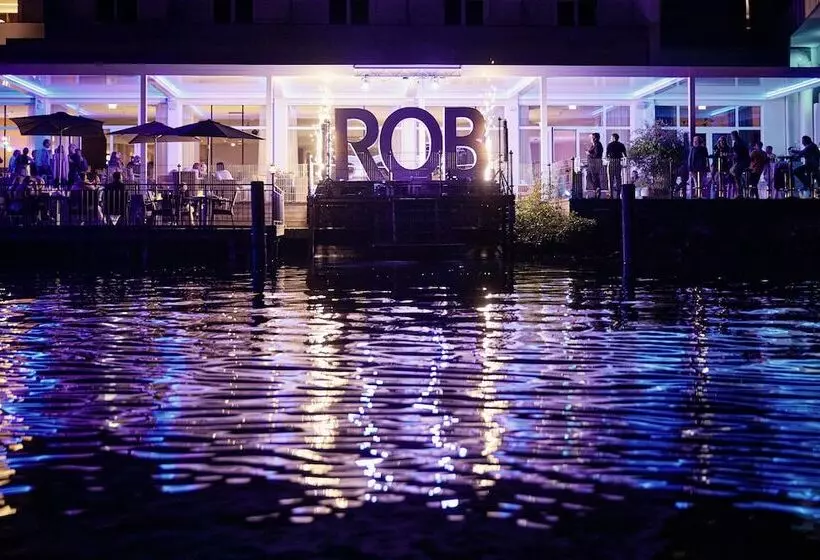 Отель Robinson Landskron