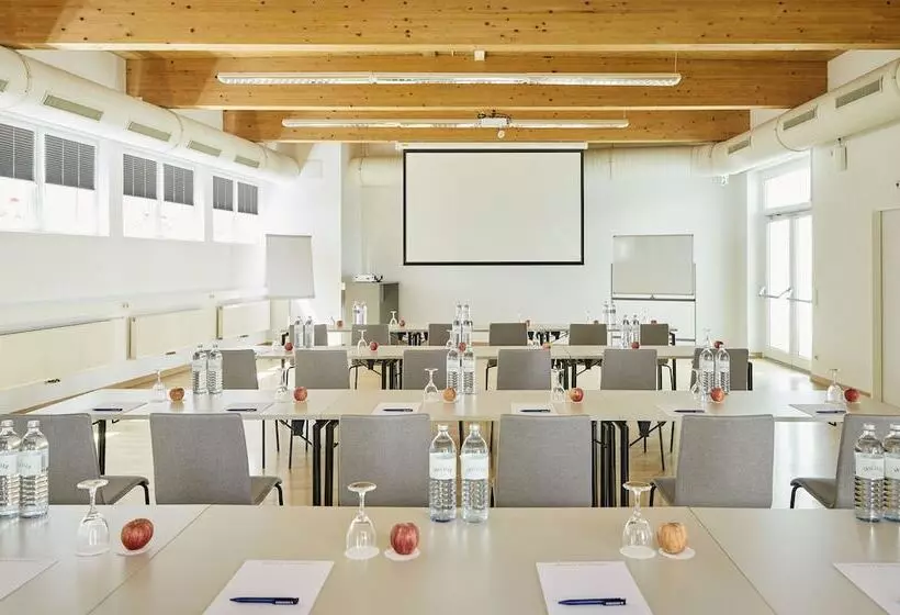 Отель Robinson Landskron