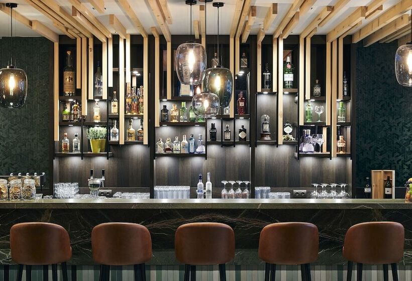 Отель Robinson Landskron