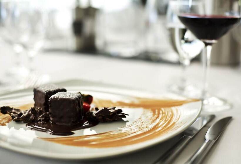 Отель Robinson Landskron