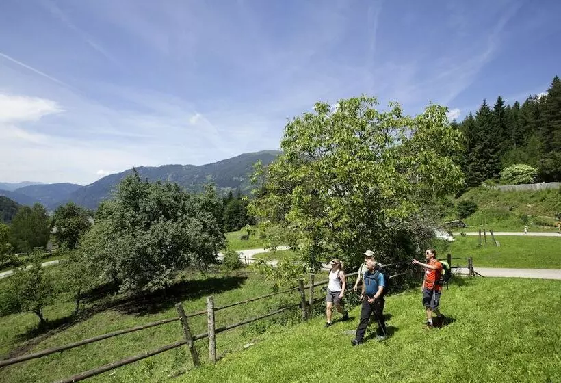 Отель Robinson Landskron