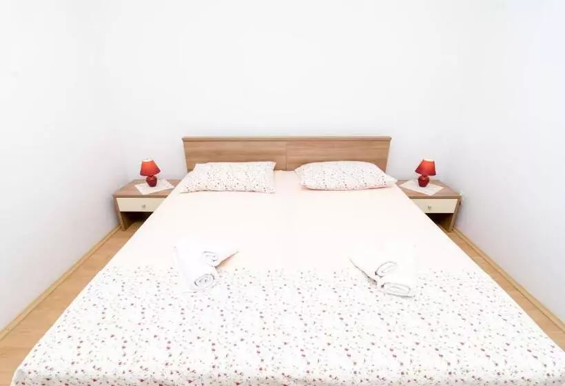 ホテル Rooms Karla