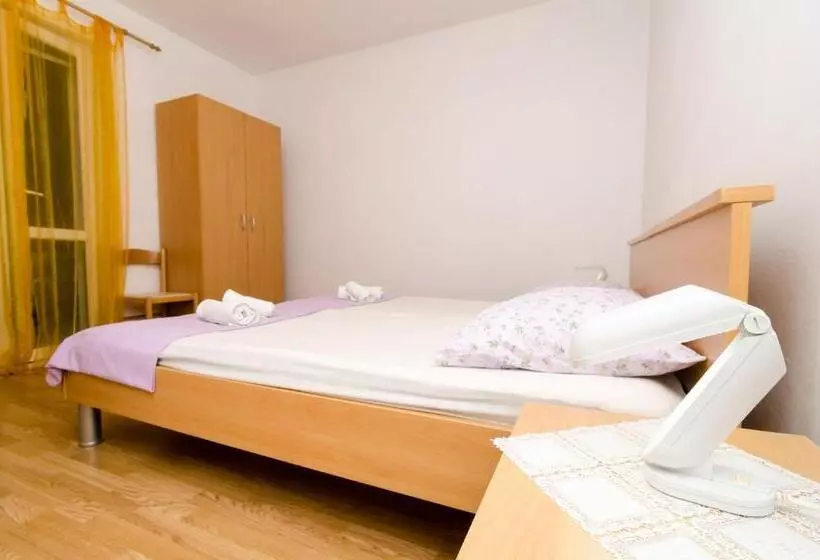 ホテル Rooms Karla