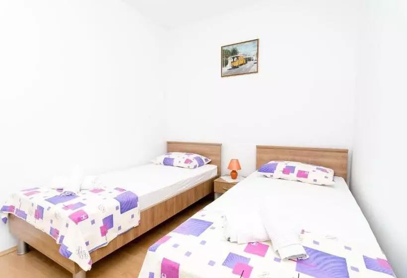 ホテル Rooms Karla