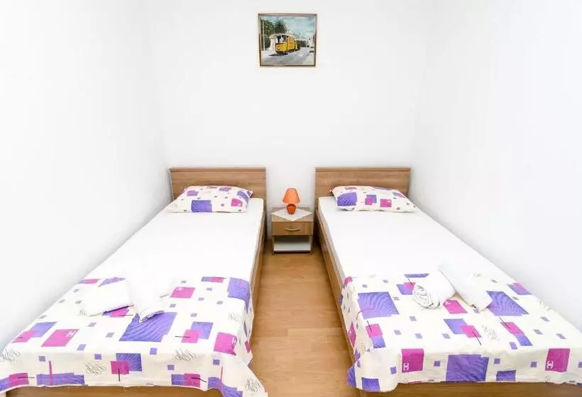 ホテル Rooms Karla