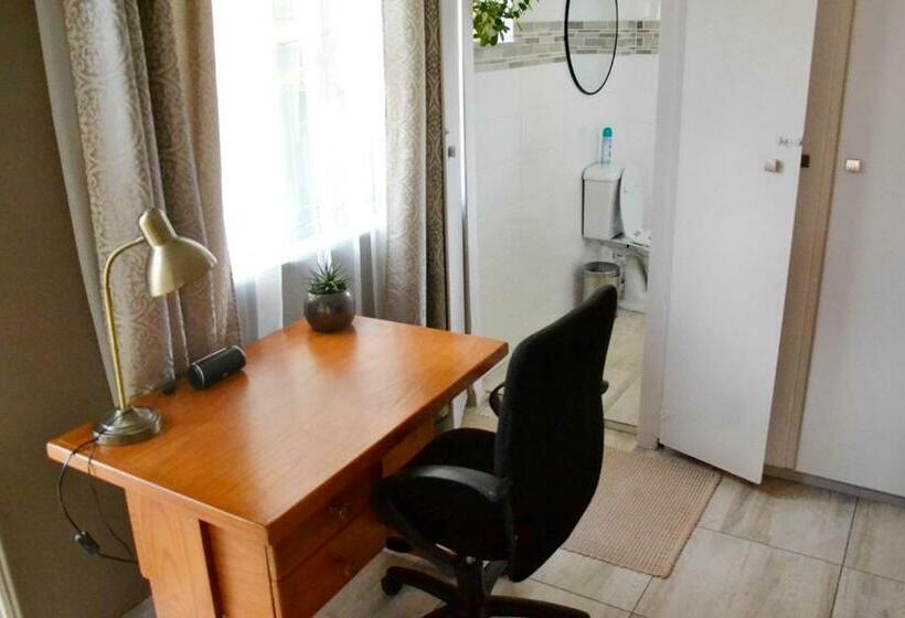 تختخواب و صبحانه Wiggill On Inn