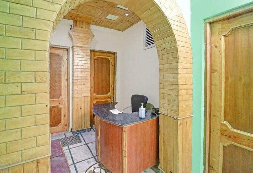 בית מלון כפרי Oyo 84739 Rana Haveli Guest House