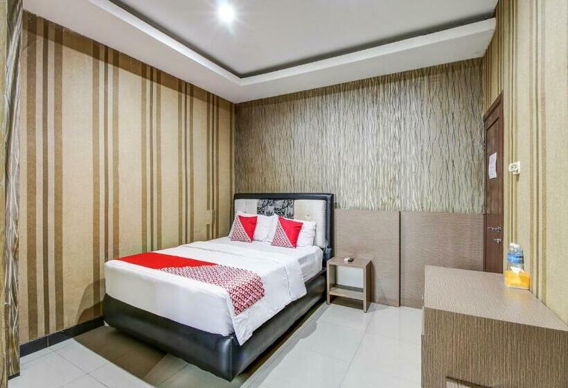 בית מלון כפרי Reddoorz At Jalan Emmy Saelan Palu
