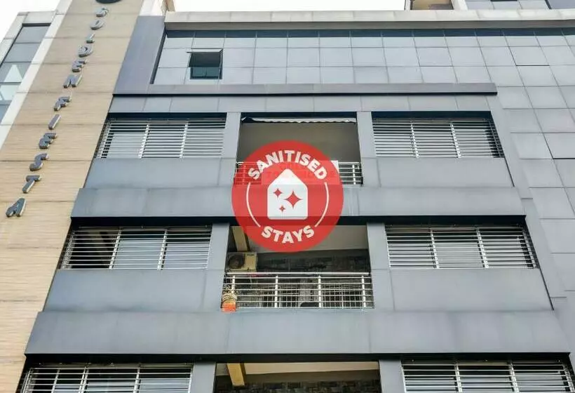 Hotelli Oyo Townhouse 768 Golden Town House