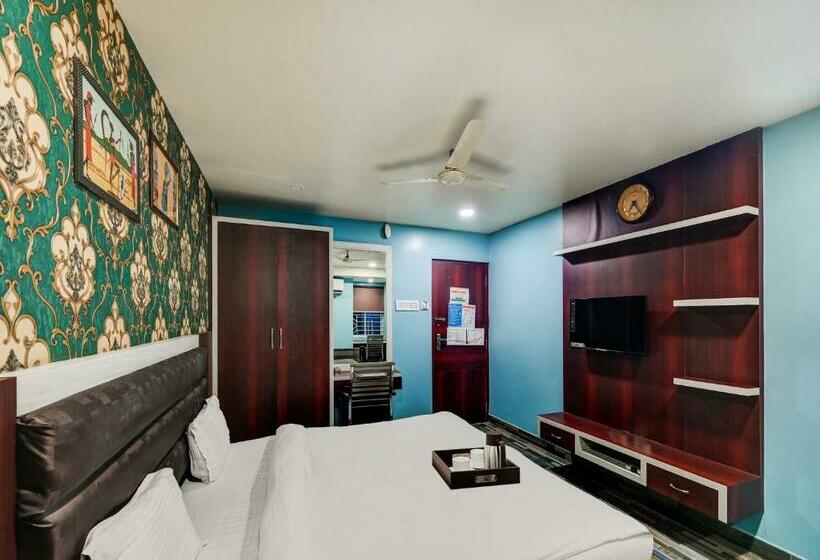 酒店 Oyo Townhouse 768 Golden Town House