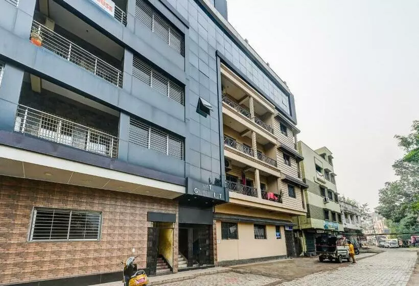 Hotelli Oyo Townhouse 768 Golden Town House