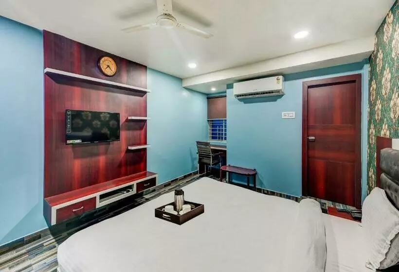 Hotelli Oyo Townhouse 768 Golden Town House