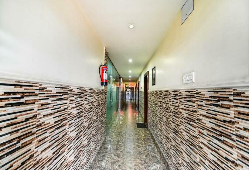 酒店 Oyo Townhouse 768 Golden Town House