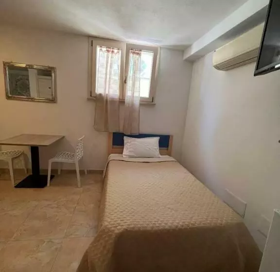 تختخواب و صبحانه Rena Bianca House