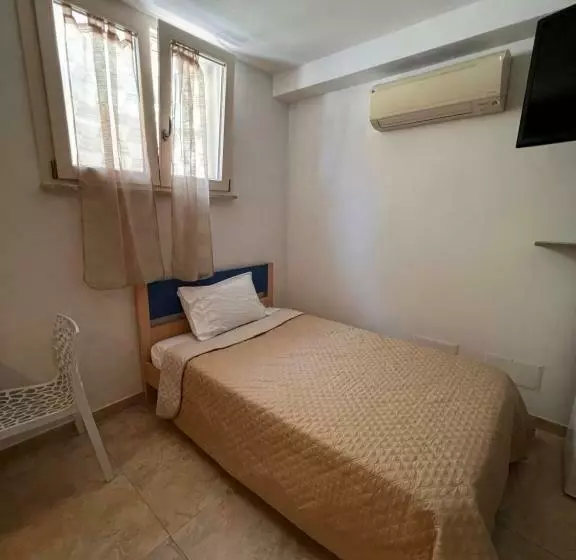 تختخواب و صبحانه Rena Bianca House