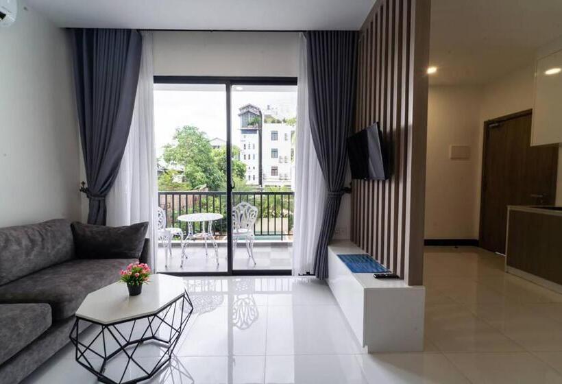 Отель Lh Residence 752