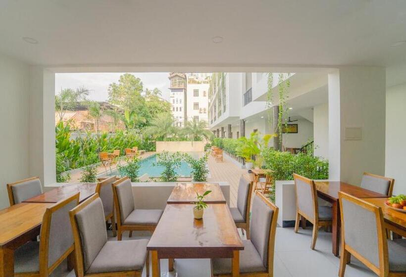 Отель Lh Residence 752