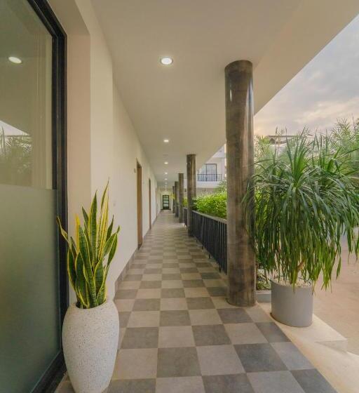 Отель Lh Residence 752