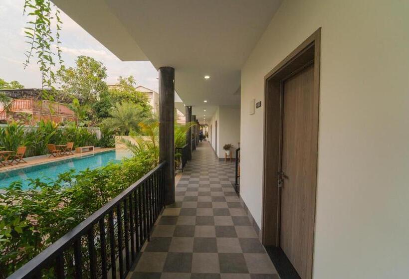 Отель Lh Residence 752