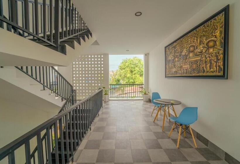 Отель Lh Residence 752