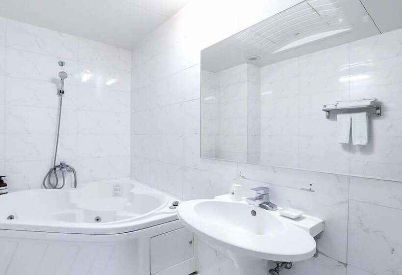 בית מלון כפרי Gumi Time