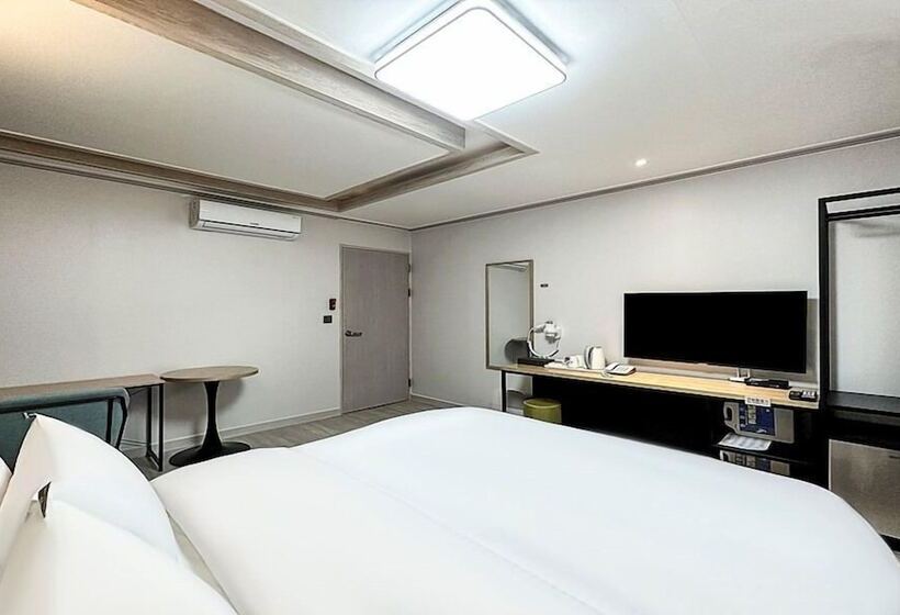 בית מלון כפרי Gumi Time