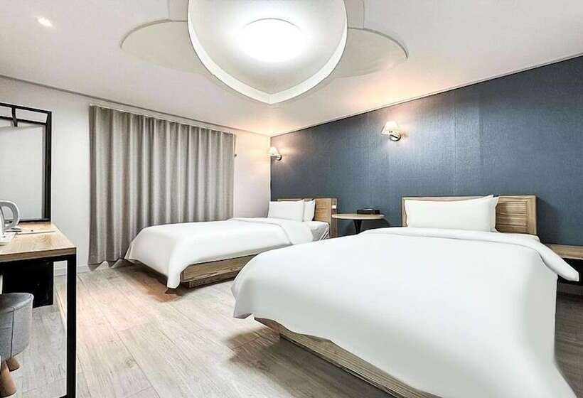 בית מלון כפרי Gumi Time