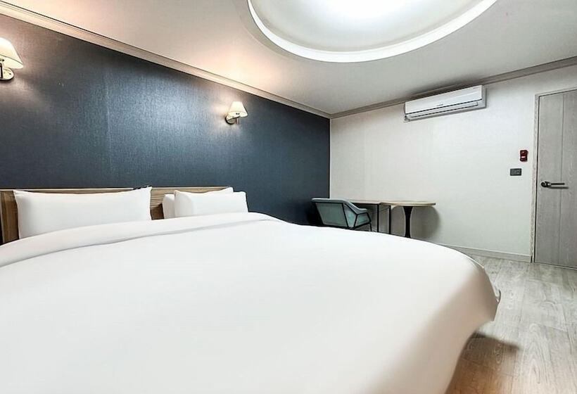 בית מלון כפרי Gumi Time