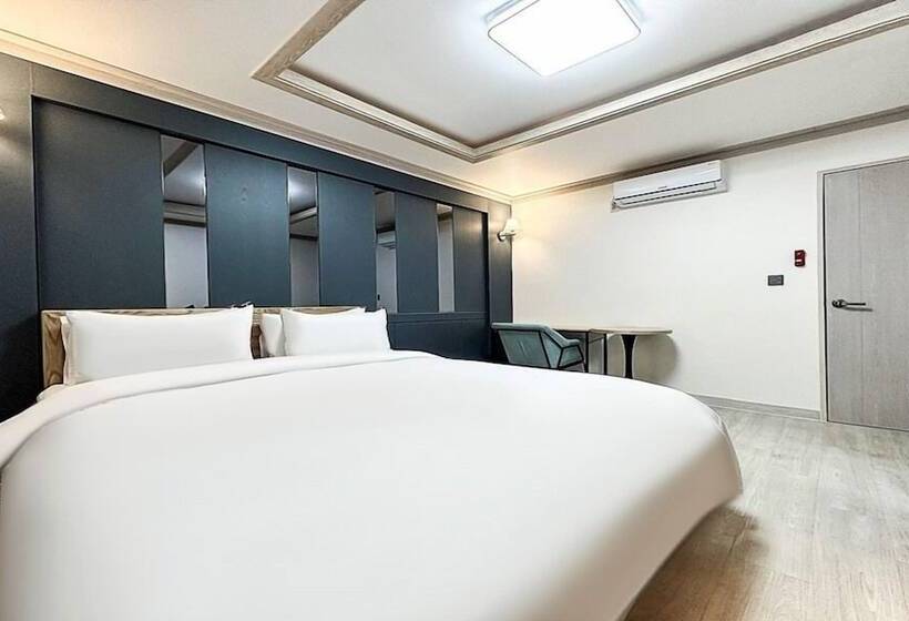 בית מלון כפרי Gumi Time