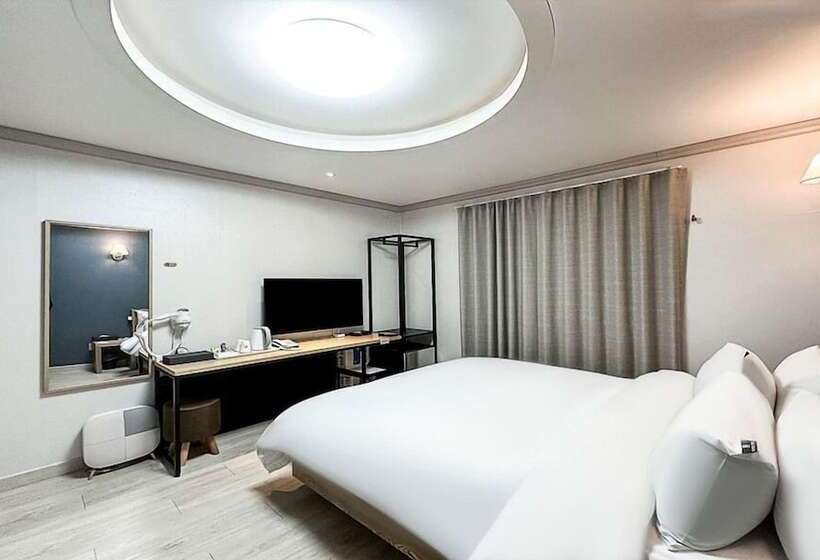 בית מלון כפרי Gumi Time