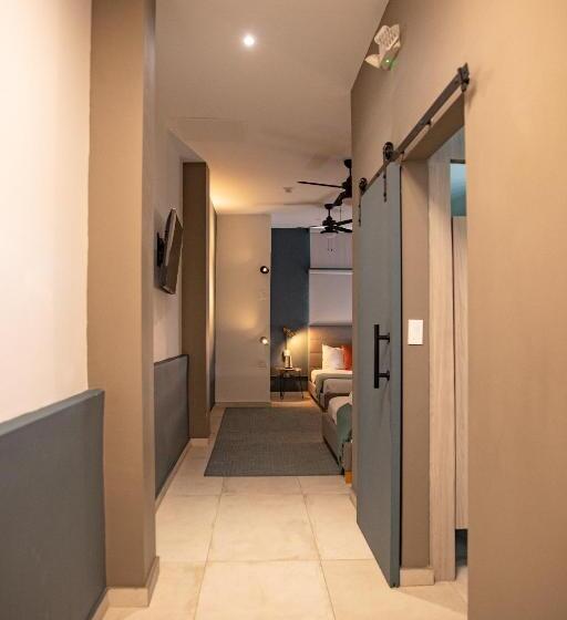 هاستل La Buena Vida Inn